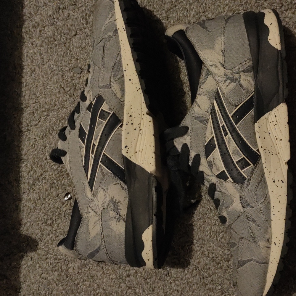 Asics gel V